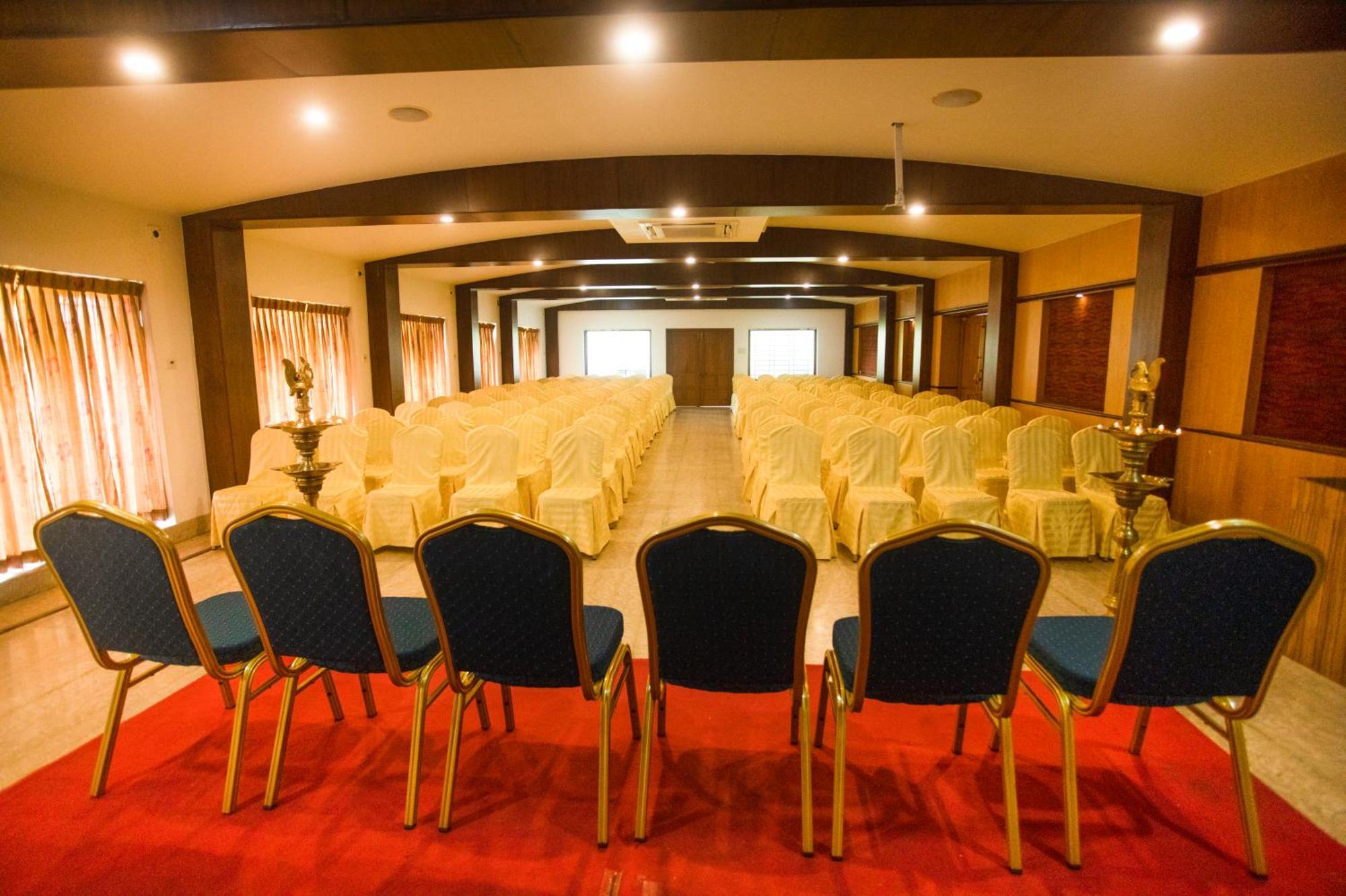 Saaral Resorts & Hotels Pvt Ltd Kuttālam Kültér fotó