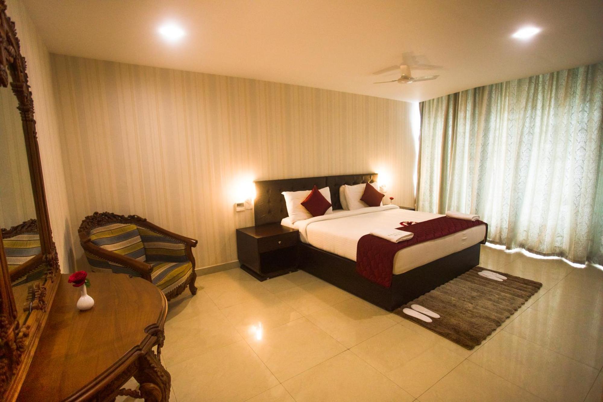 Saaral Resorts & Hotels Pvt Ltd Kuttālam Kültér fotó