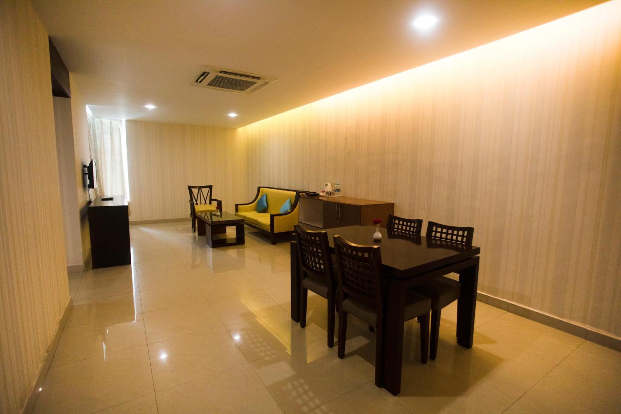 Saaral Resorts & Hotels Pvt Ltd Kuttālam Kültér fotó